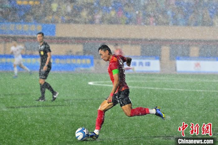 中越边关旅游节足球赛凭祥队60胜越南队