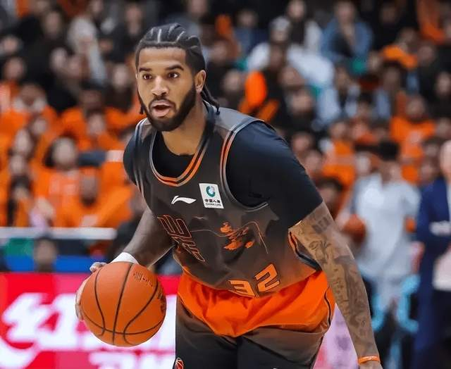 克里斯手指骨裂将缺席3-4周，山东内线告急