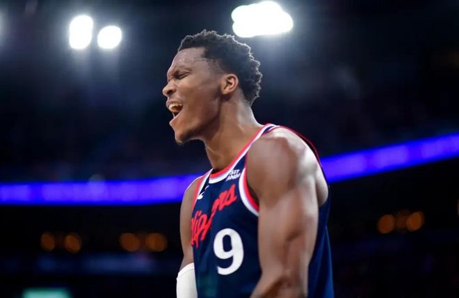 残阵快船加兰爆发替补救主 马刺险胜