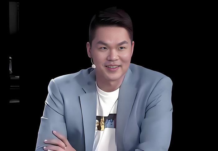 广东队总经理朱芳雨与杜锋就麦考尔去留分歧引