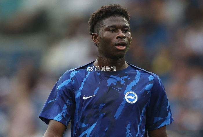 曼联7分优势锁定欧冠席位 B费离队引援动作频繁