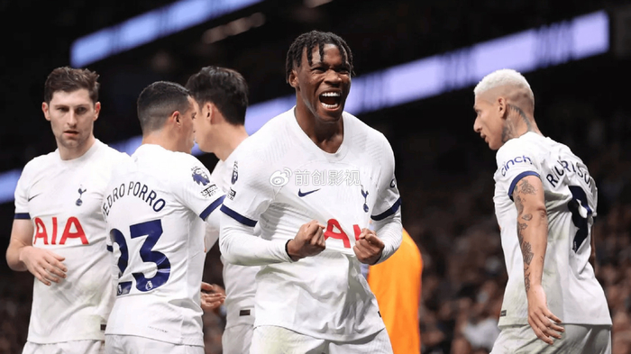 曼联7分优势锁定欧冠席位 B费离队引援动作频繁