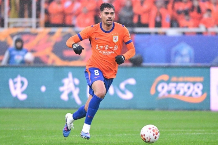 山东泰山考虑更换外援后腰引热议 球迷不满马德